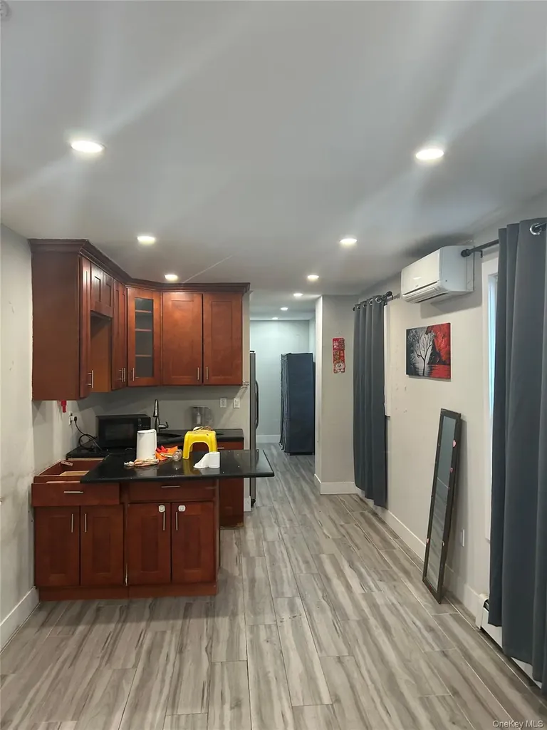 5423 153st Flushing NY 11355