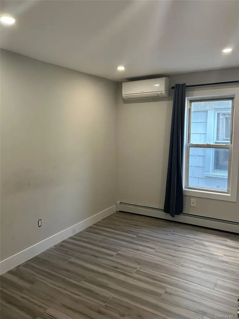 5423 153st Flushing NY 11355