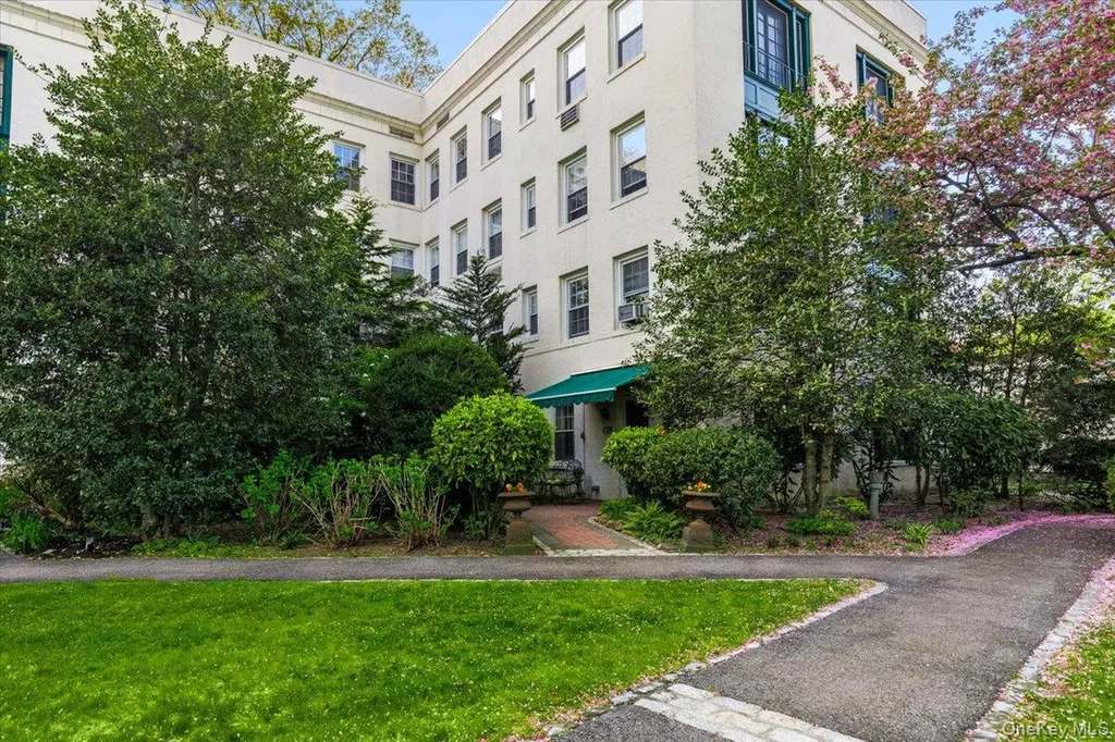 1 Brooklands Bronxville NY 10708