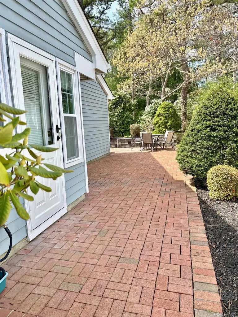 155 Glen Drive Ridge NY 11961