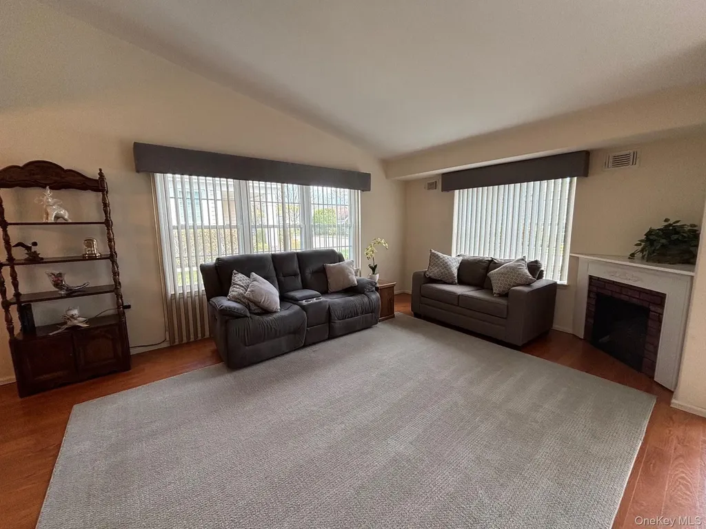 155 Glen Drive Ridge NY 11961