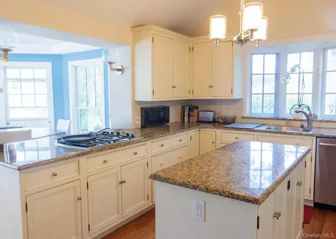 658 Shore Acres Drive Mamaroneck NY 10543