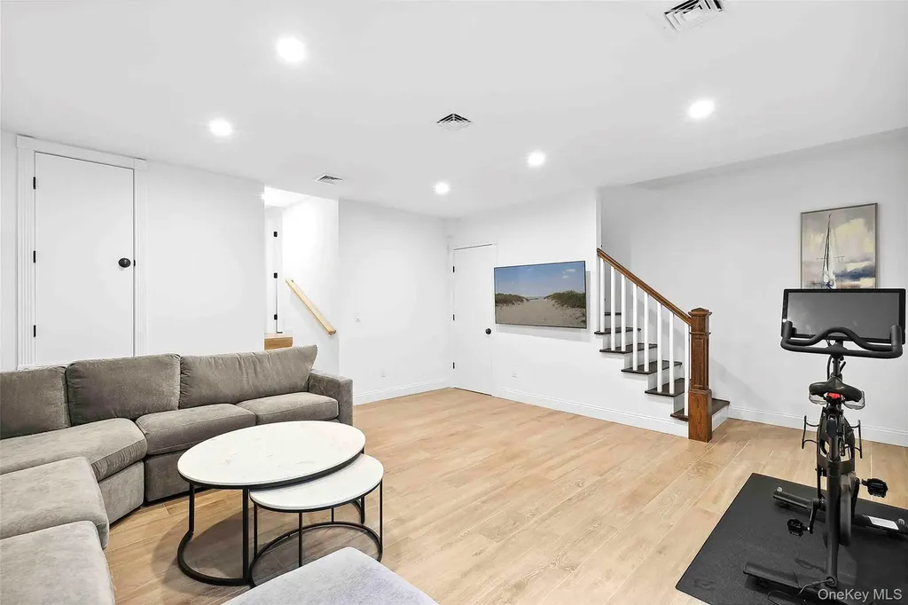 96 Miller Road Southampton NY 11968