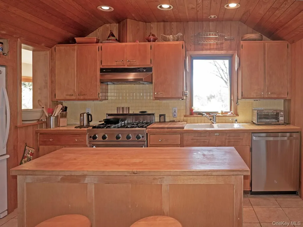 335 Miller Road Hudson NY 12534