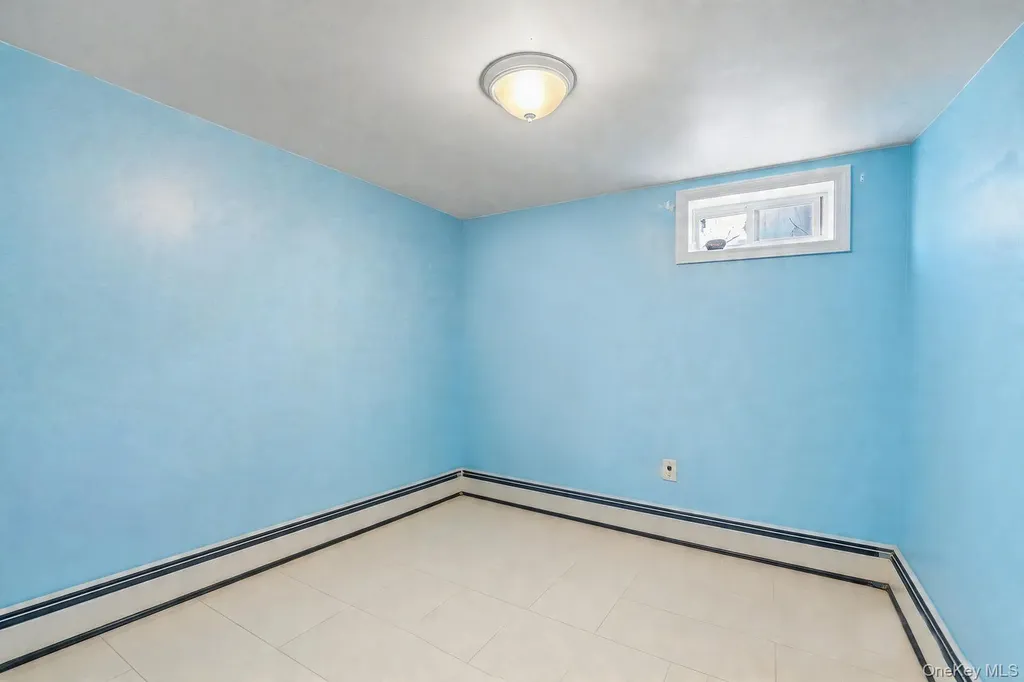 15001 Reeves Avenue Flushing NY 11367