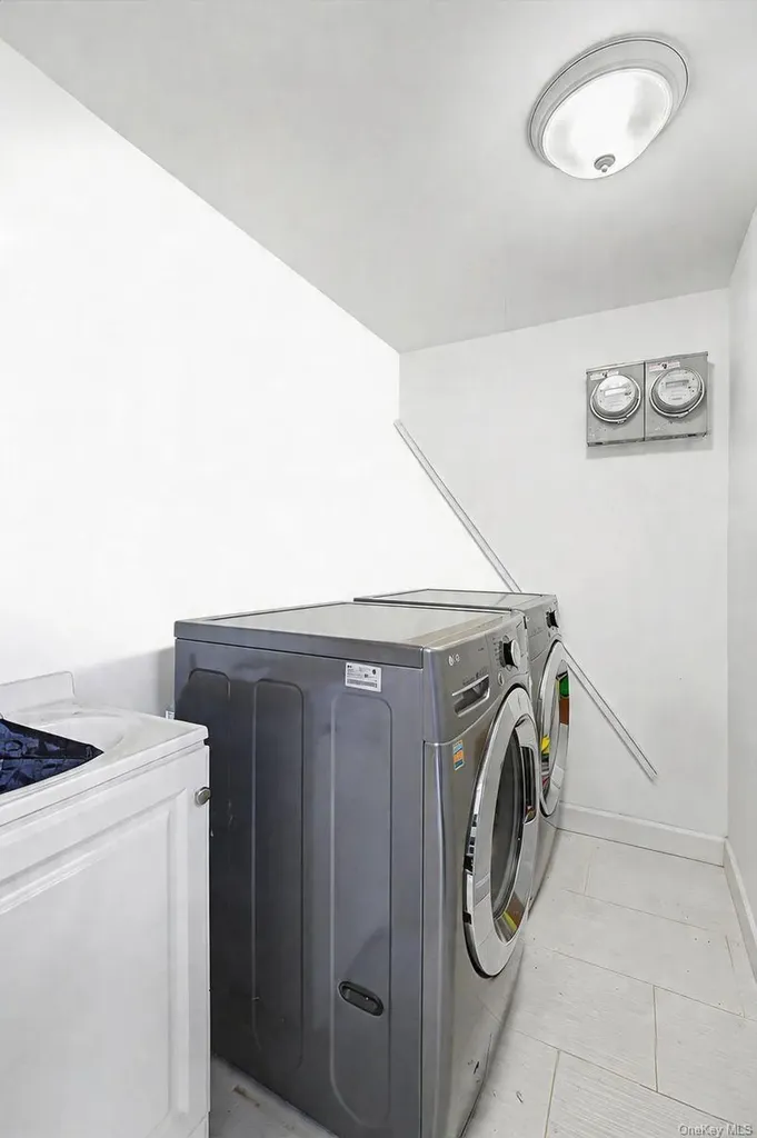 15001 Reeves Avenue Flushing NY 11367