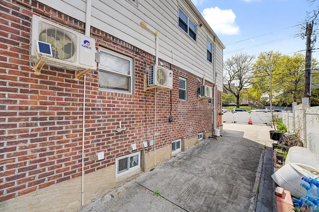 15001 Reeves Avenue Flushing NY 11367