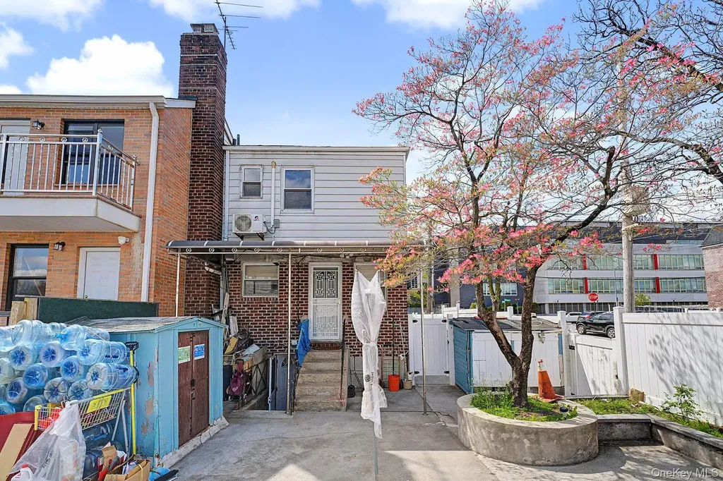 15001 Reeves Avenue Flushing NY 11367