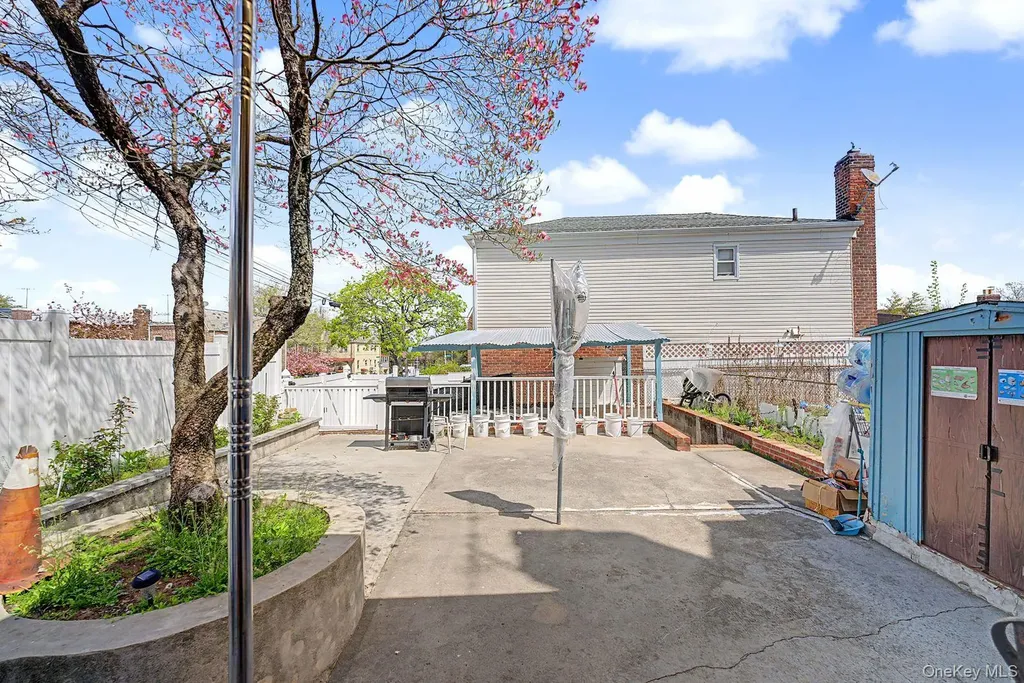 15001 Reeves Avenue Flushing NY 11367