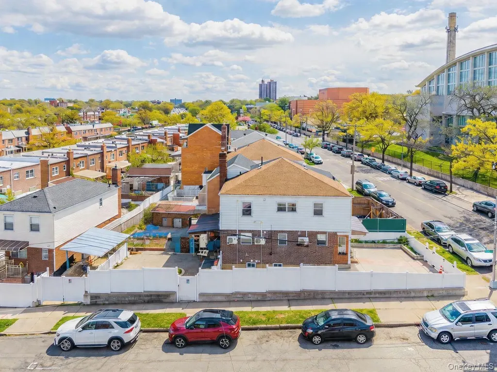 15001 Reeves Avenue Flushing NY 11367