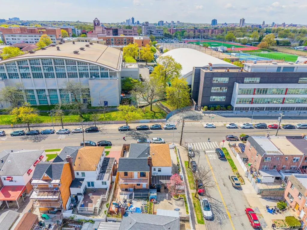 15001 Reeves Avenue Flushing NY 11367
