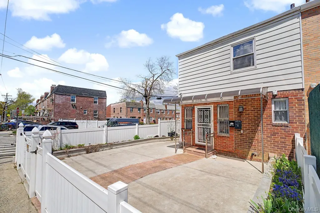 15001 Reeves Avenue Flushing NY 11367