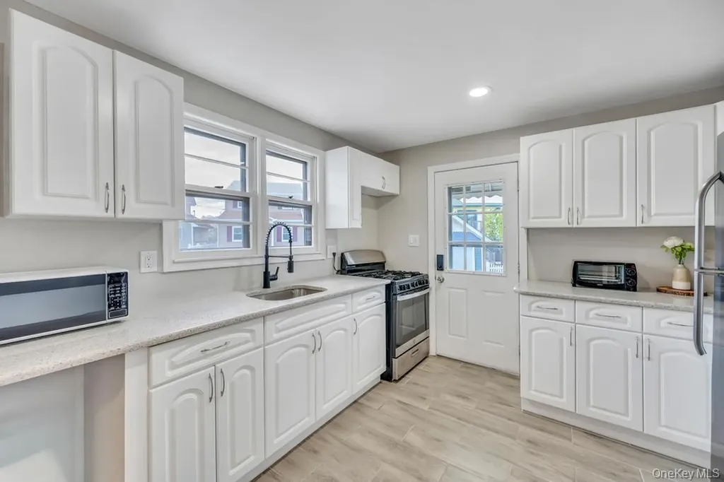 64 West Avenue Lawrence NY 11559