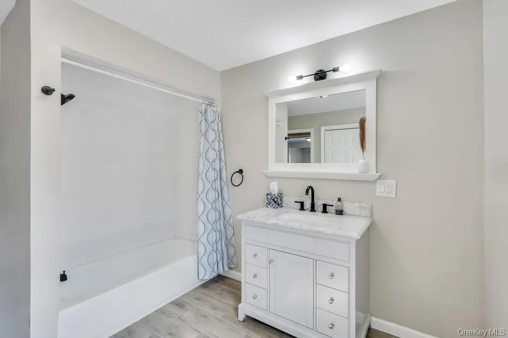 64 West Avenue Lawrence NY 11559