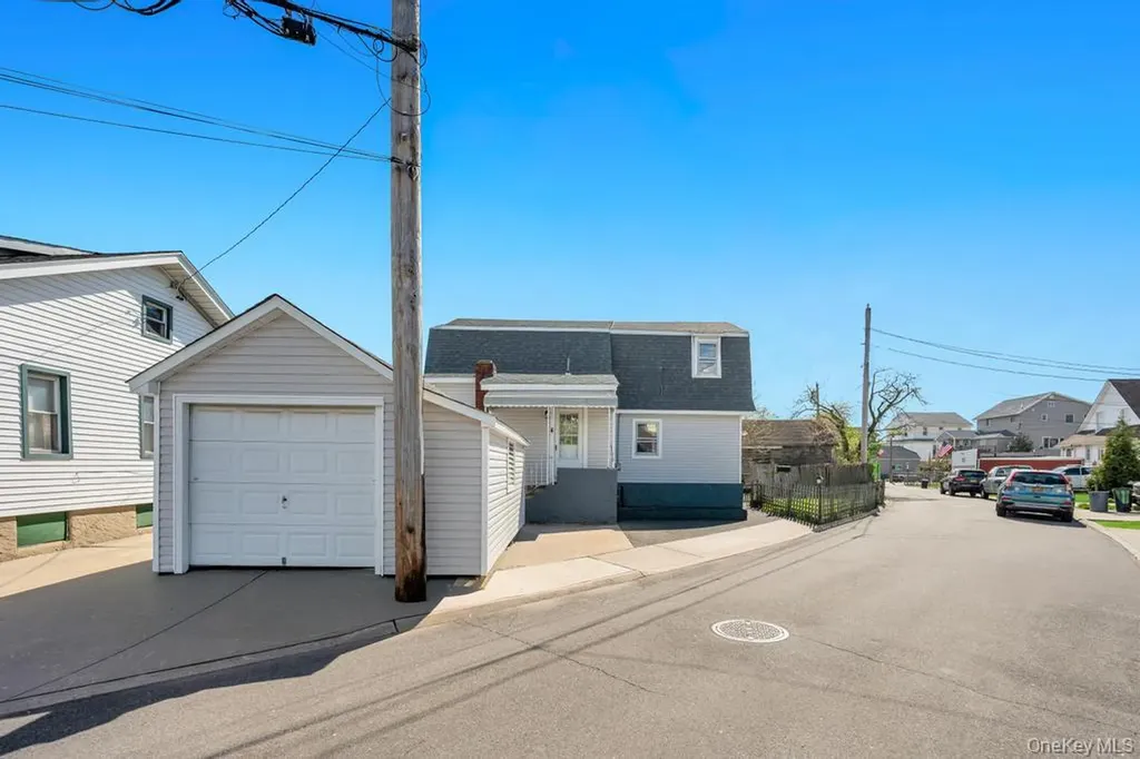 64 West Avenue Lawrence NY 11559