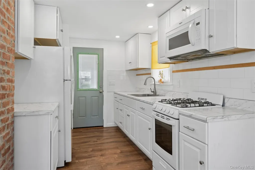 713 Harrison Avenue Riverhead NY 11901