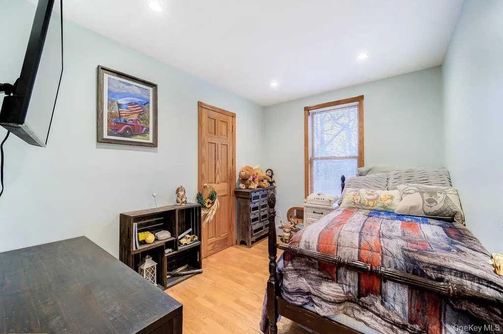 32 Nightingale Trail W Wurtsboro NY 12790