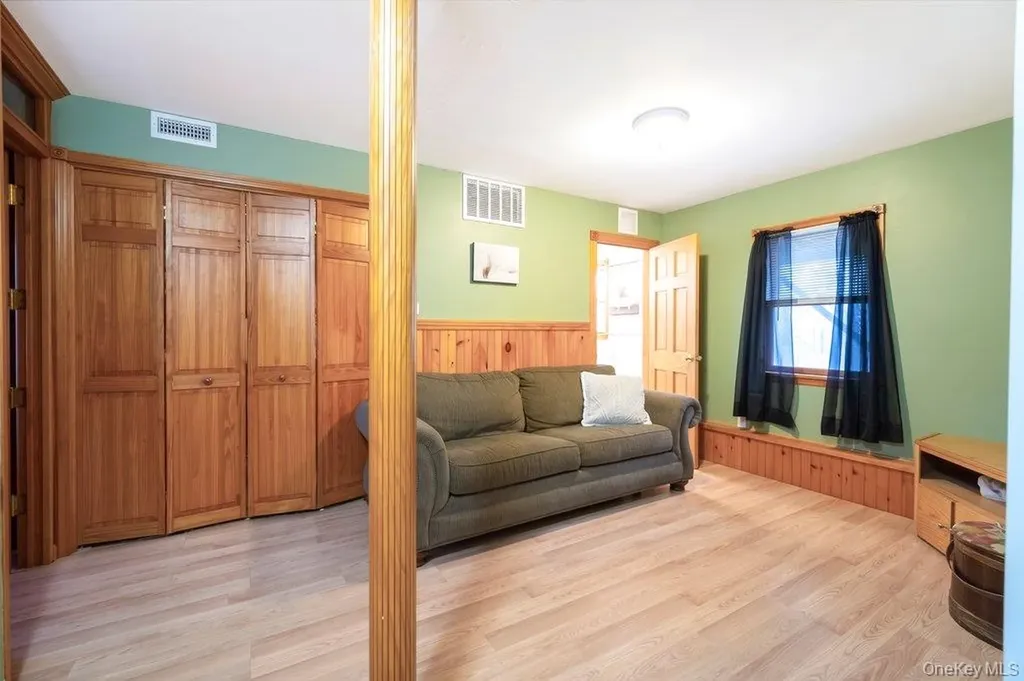 32 Nightingale Trail W Wurtsboro NY 12790