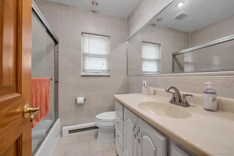 22729 56th Avenue Oakland Gardens NY 11364