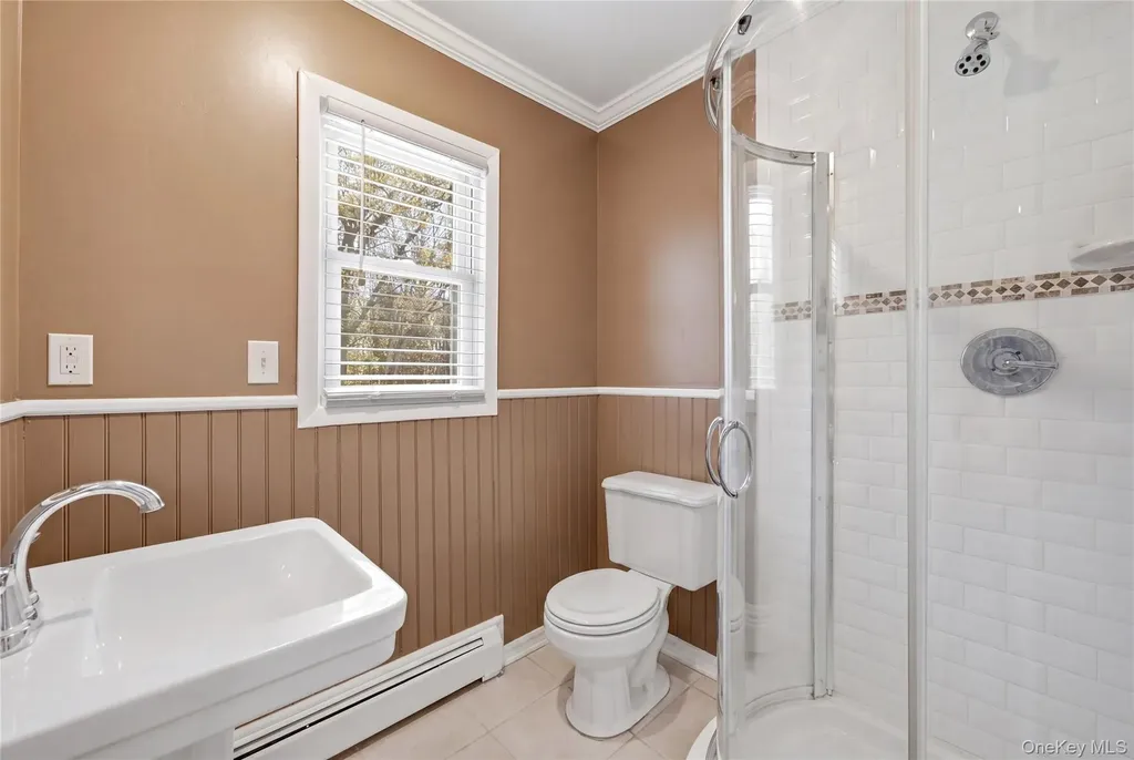 39 Fallen Leaf Road Holbrook NY 11741