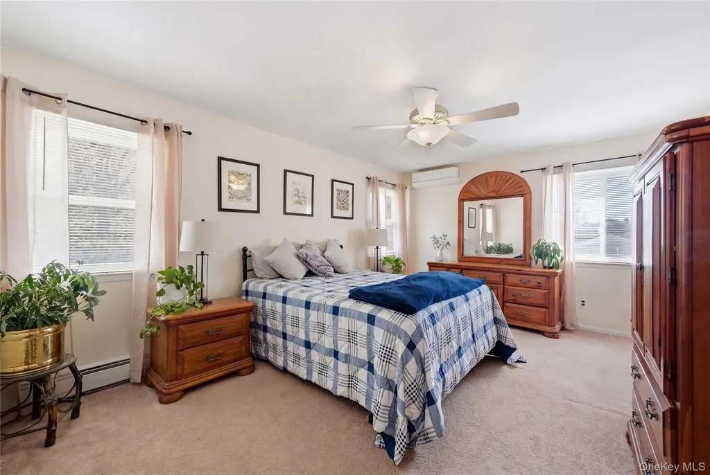 39 Fallen Leaf Road Holbrook NY 11741