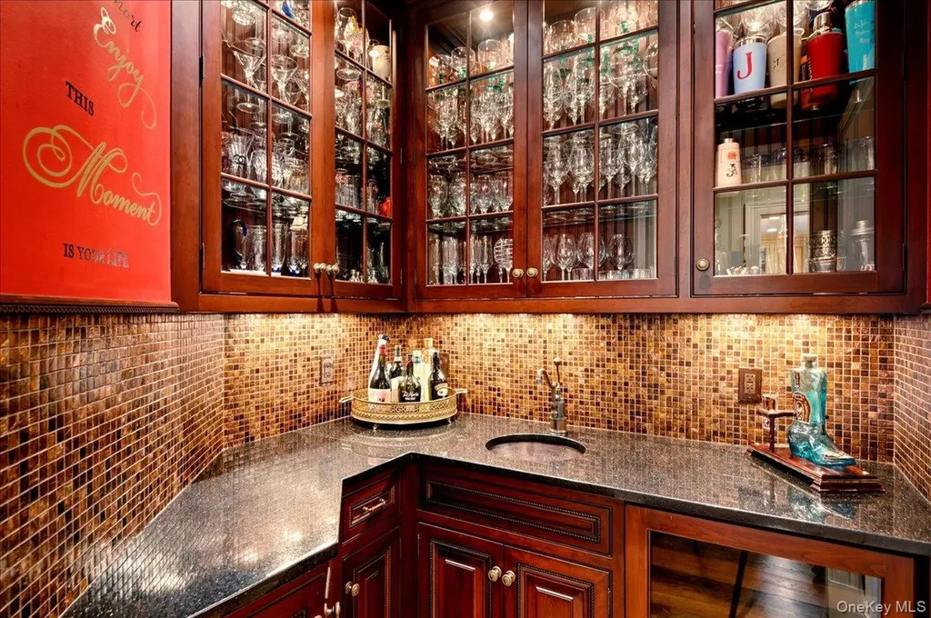 7 Ridgeview Circle Armonk NY 10504