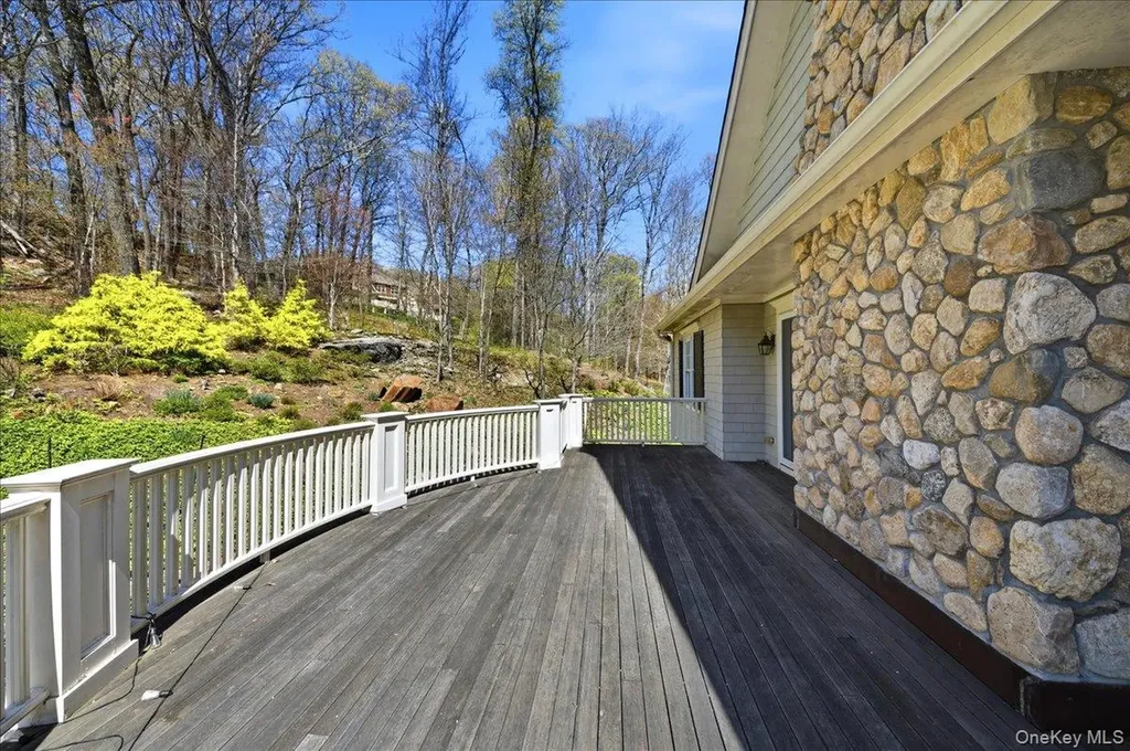 7 Ridgeview Circle Armonk NY 10504