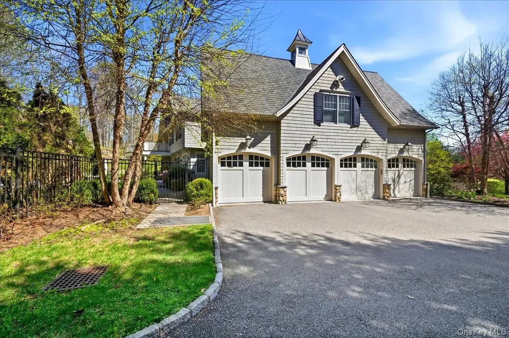 7 Ridgeview Circle Armonk NY 10504