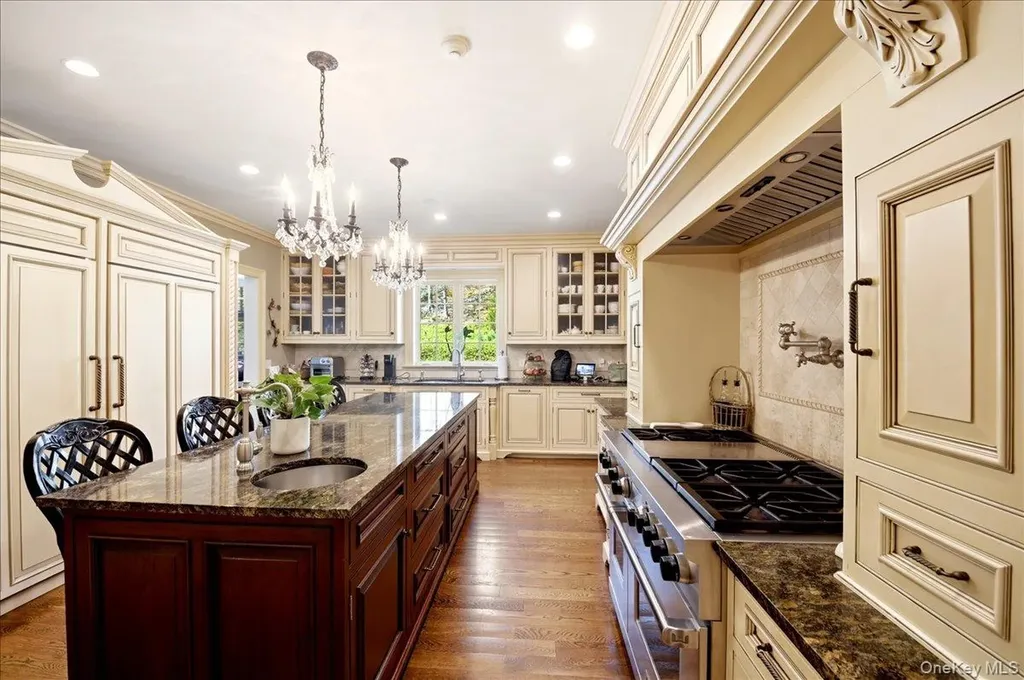 7 Ridgeview Circle Armonk NY 10504