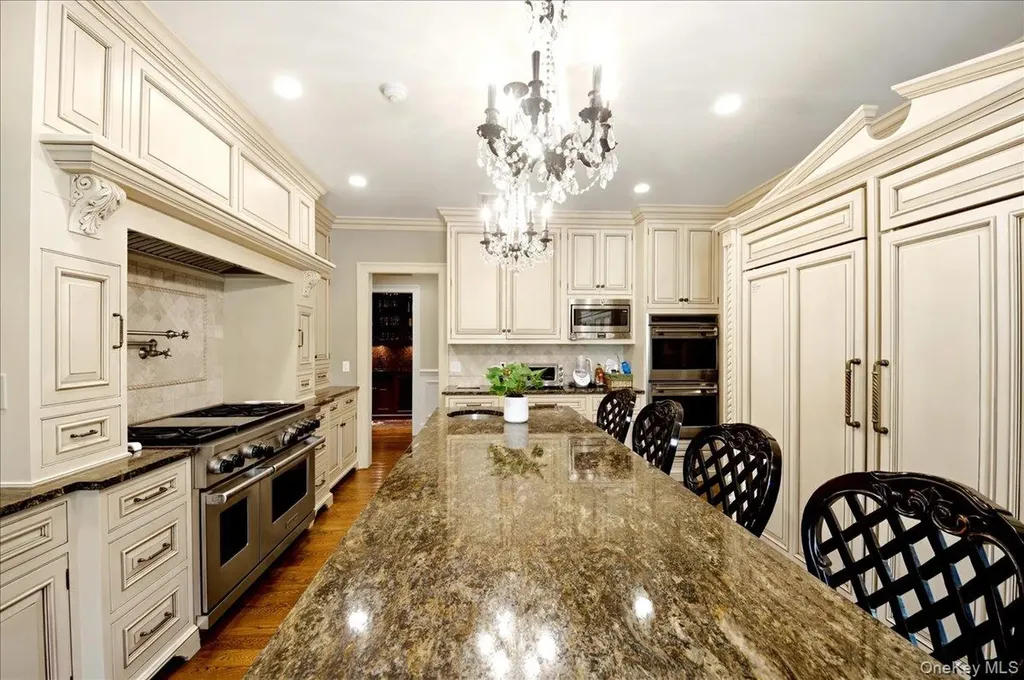 7 Ridgeview Circle Armonk NY 10504