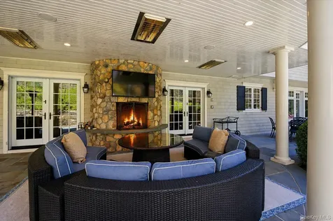 7 Ridgeview Circle Armonk NY 10504