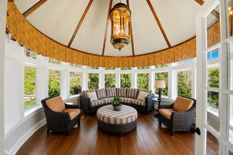 7 Ridgeview Circle Armonk NY 10504