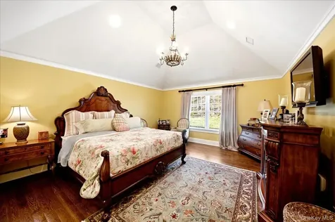 7 Ridgeview Circle Armonk NY 10504