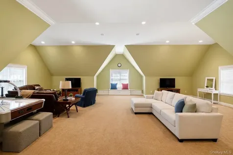 7 Ridgeview Circle Armonk NY 10504