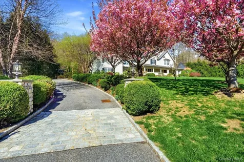 7 Ridgeview Circle Armonk NY 10504