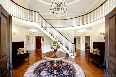 7 Ridgeview Circle Armonk NY 10504