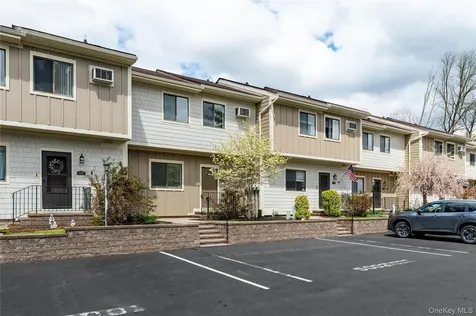 5002 Chelsea Cove N Hopewell Junction NY 12533