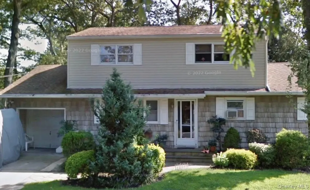 486 Silver Street West Babylon NY 11704
