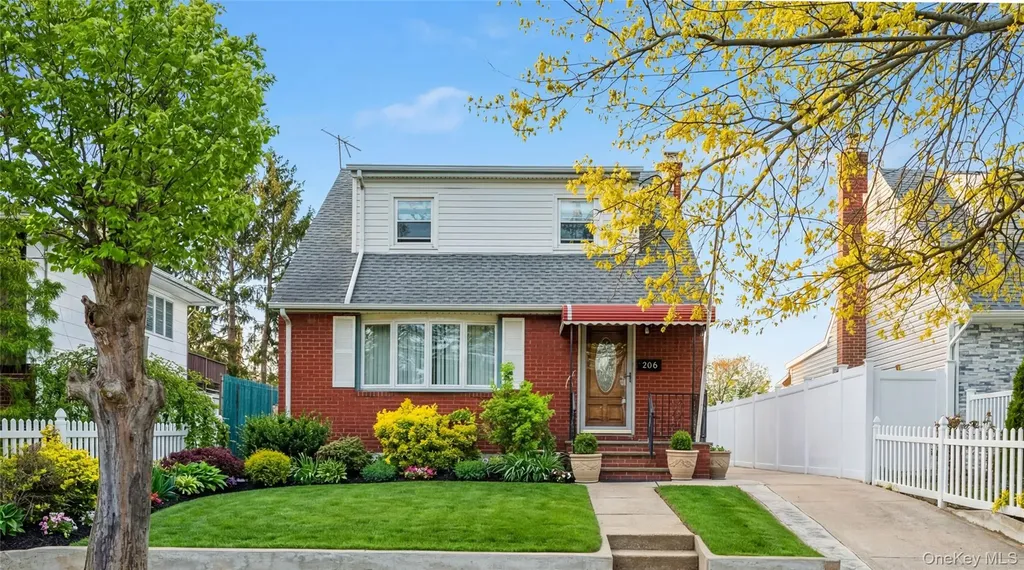 206 Hunnewell Avenue Elmont NY 11003