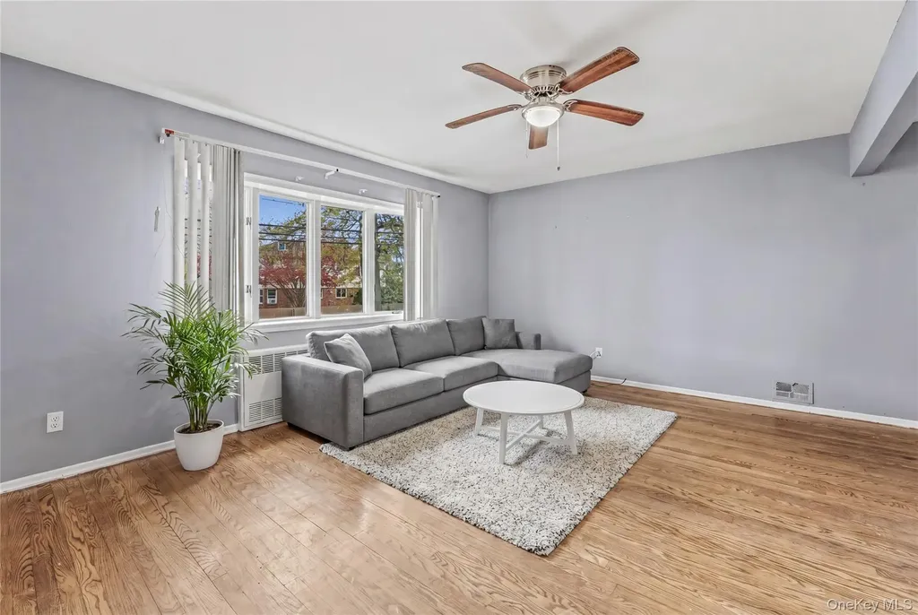 206 Hunnewell Avenue Elmont NY 11003