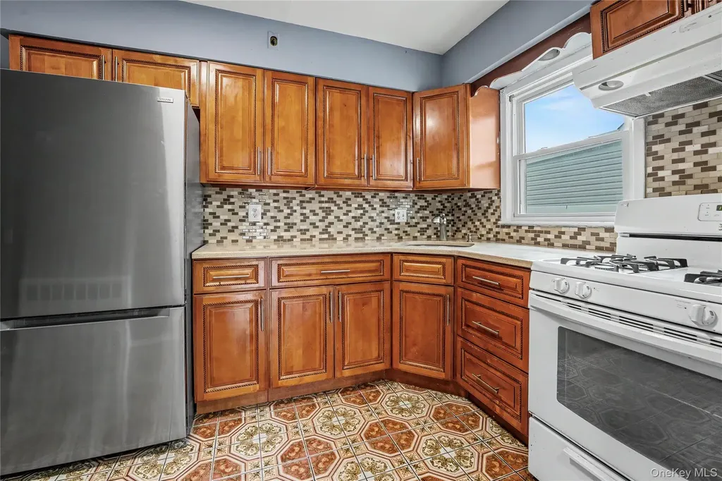 206 Hunnewell Avenue Elmont NY 11003