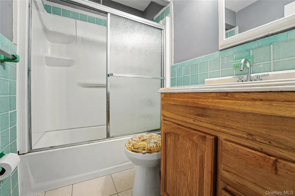 206 Hunnewell Avenue Elmont NY 11003