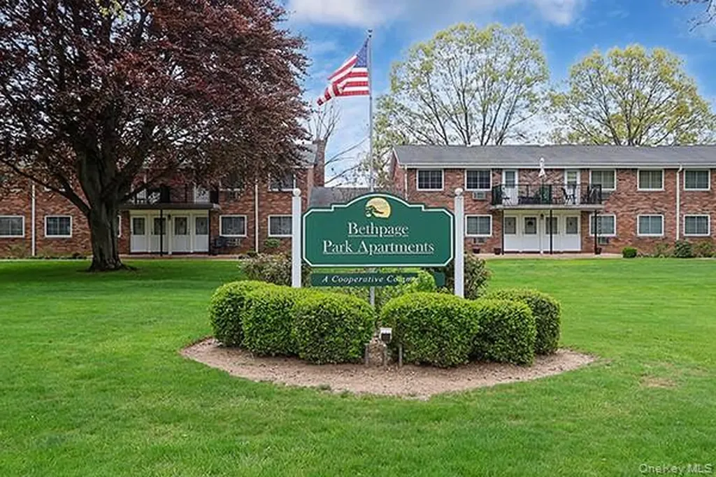 178 Jervis Avenue Farmingdale NY 11735