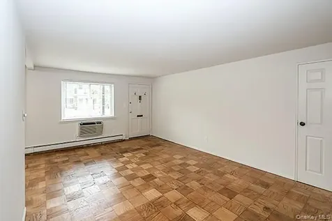 178 Jervis Avenue Farmingdale NY 11735