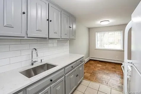 178 Jervis Avenue Farmingdale NY 11735