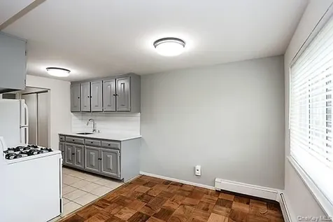 178 Jervis Avenue Farmingdale NY 11735