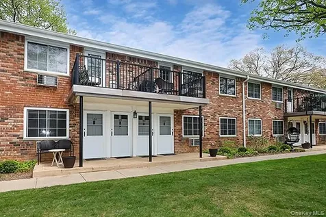 178 Jervis Avenue Farmingdale NY 11735