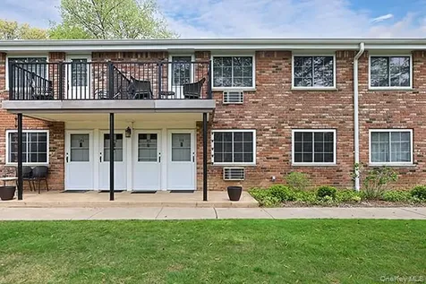 178 Jervis Avenue Farmingdale NY 11735