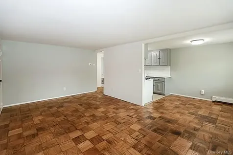 178 Jervis Avenue Farmingdale NY 11735