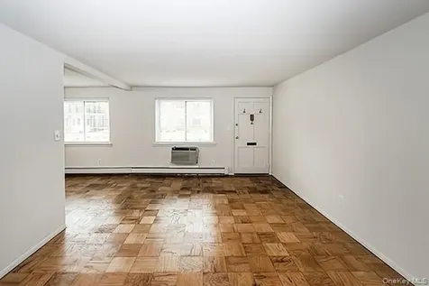 178 Jervis Avenue Farmingdale NY 11735